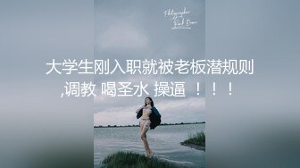 健身房里约站女教练