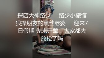 色胆包天坑神蹲守靓妹比较多的某商业购物广场女卫生间门口专挑气质漂亮的妹子下手拍脸还拍B美女分泌物挂B上好长也不掉