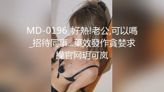 [MP4/ 657M] 黑客破解家庭网络摄像头偷拍 两个巨乳少妇日常生活在客厅和老公啪啪